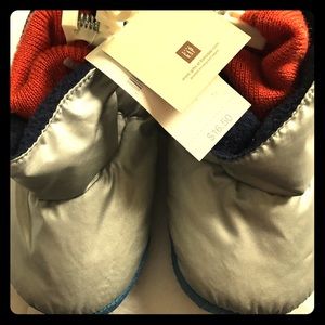 Toddler Slippers size 7/8 NWT Baby Gap astronaut